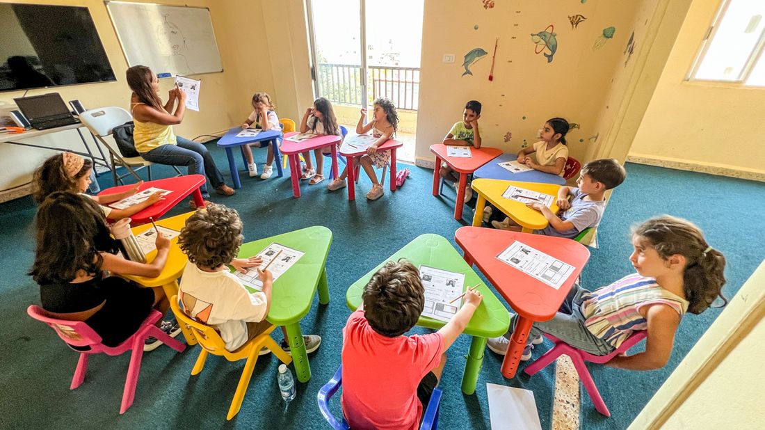Children in after-school French and Arabic class
