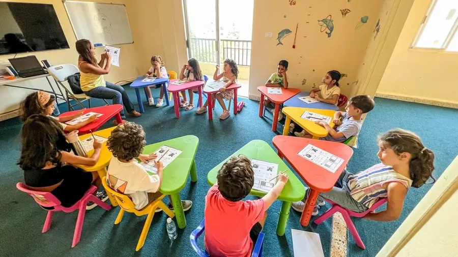 Children in after-school French and Arabic class